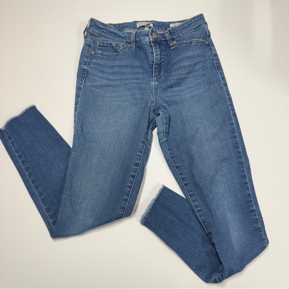 Sofia Vergara Classic Blue Skinny Jeans - Picture 3 of 12